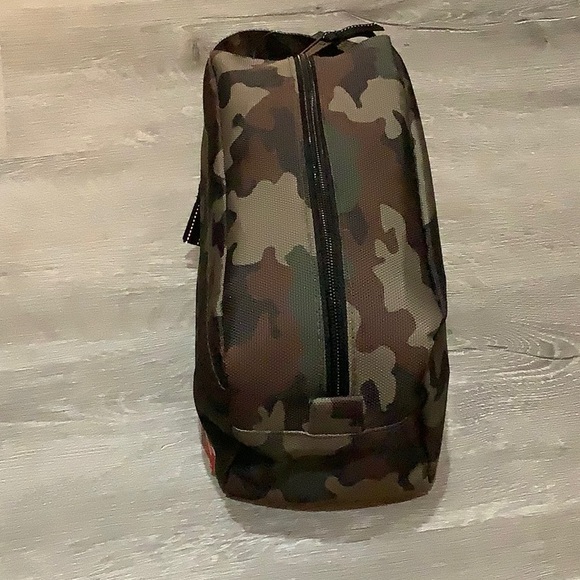 Levi's Camouflage Men's toiletries Bag - Picture 4 of 7